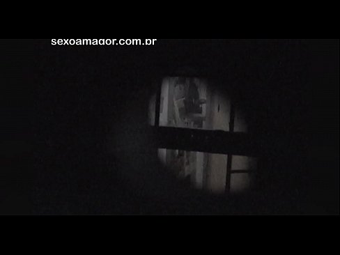 ❤️ Rubia es grabada en secreto por un voyeur del barrio escondido detrás de unos ladrillos huecos ❤️❌ Video de sexo en es.javarchive.top ❌️